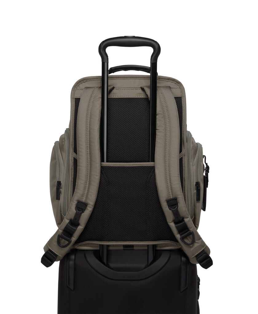 TUMI ALPHA TUMI Brief Pack&reg; 背囊  hi-res | TUMI