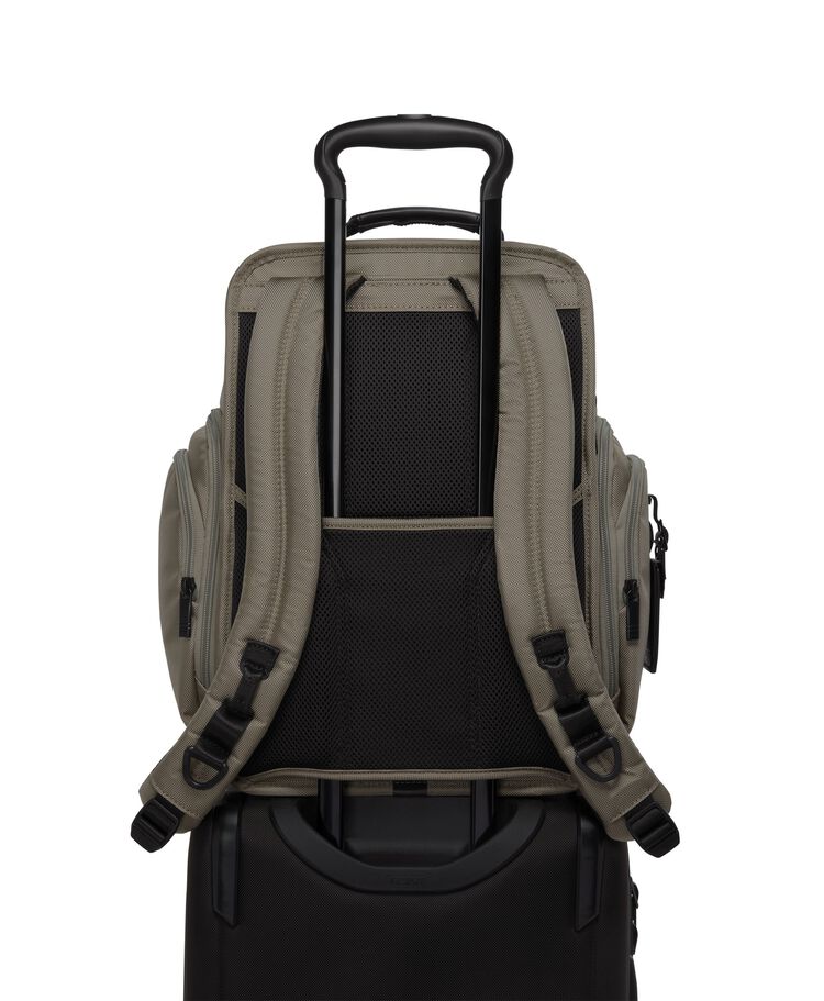 TUMI ALPHA TUMI Brief Pack&reg; 背囊  hi-res | TUMI