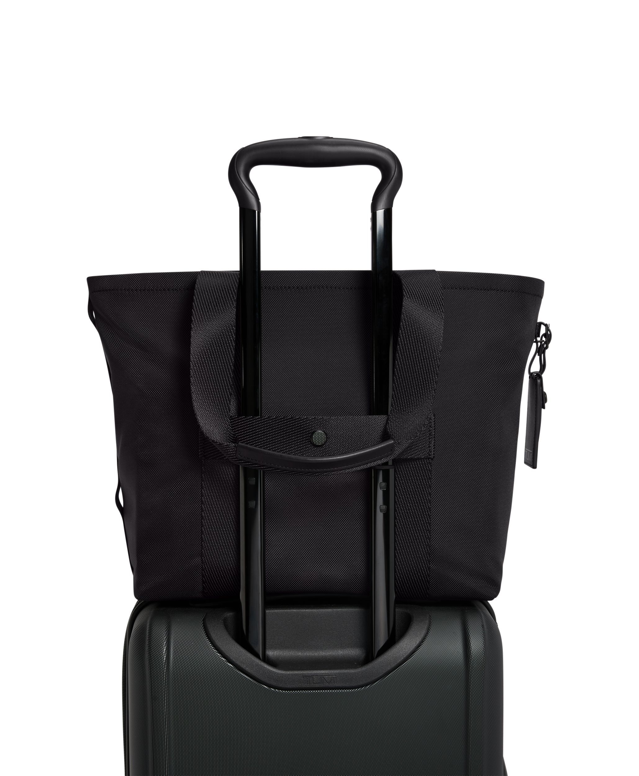 Alpha Bravo Essential Small East/West Tote in Black | TUMI HK