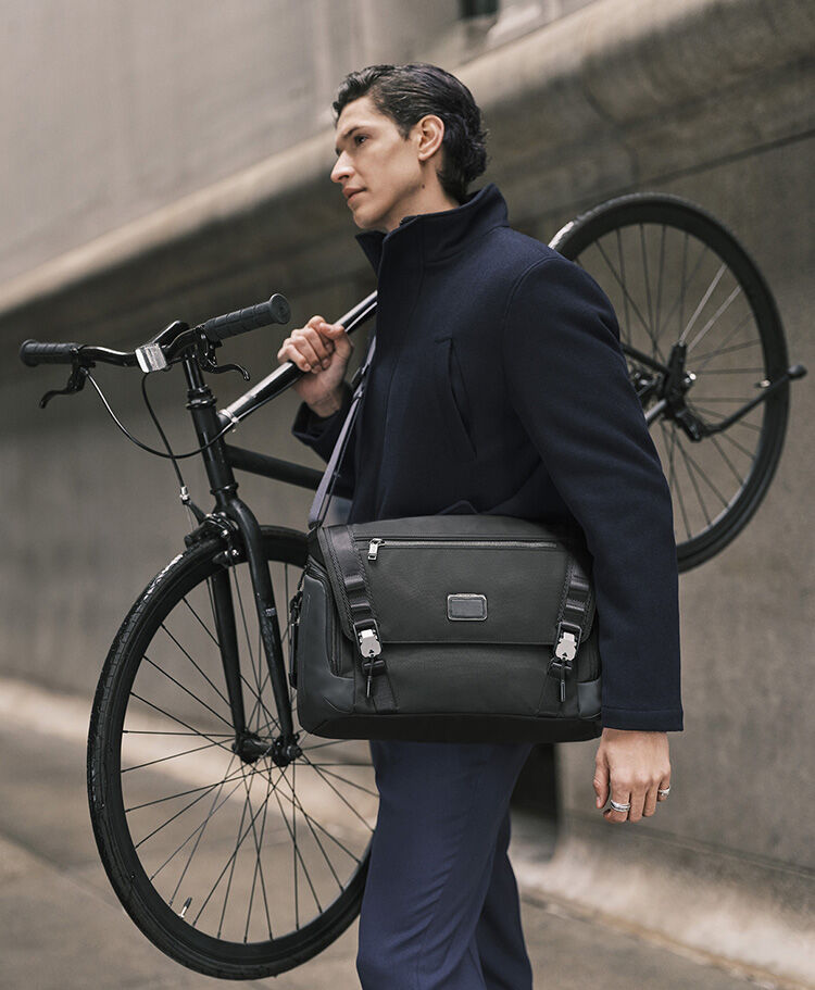 Tumi ALPHA BRAVO ROADSTEAD MESSENGER hi-res | TUMI