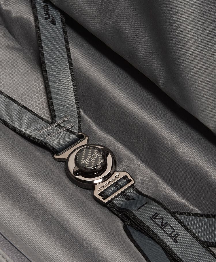 TUMI I MCLAREN Aero 可擴充國際四輪手提旅行箱 hi-res | TUMI