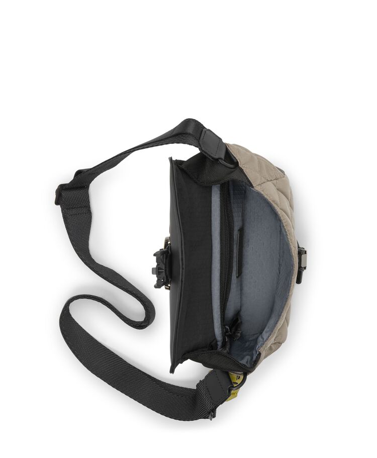 ALPHA BRAVO Compass 翻蓋斜揹袋  hi-res | TUMI