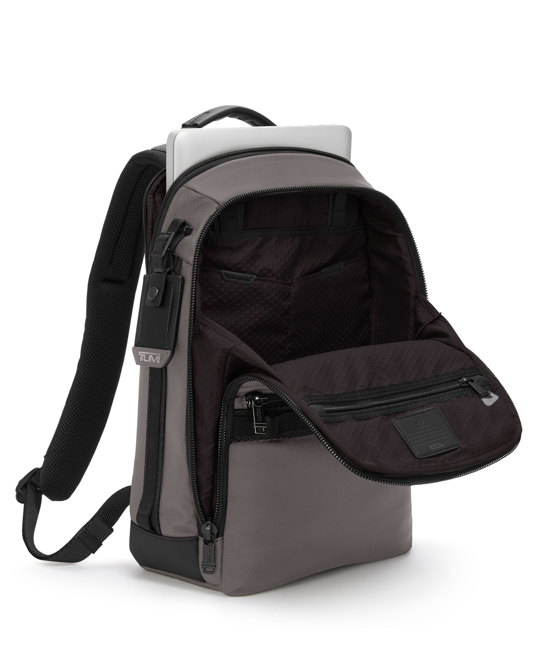 Alpha Bravo Dynamic Backpack in Charcoal | TUMI HK