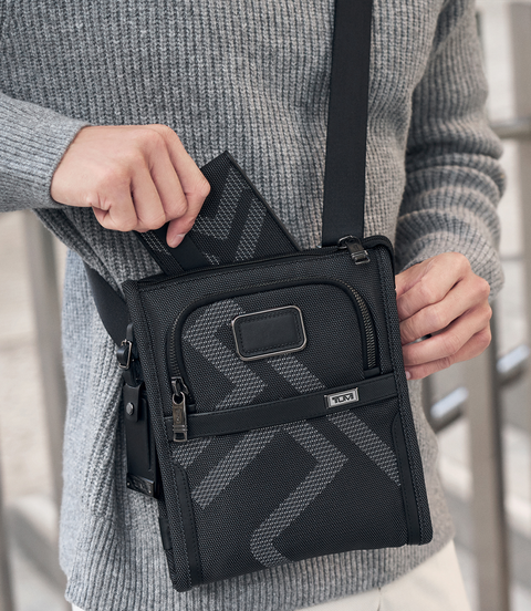 TUMI ALPHA POCKET BAG SMALL lifestyle | TUMI