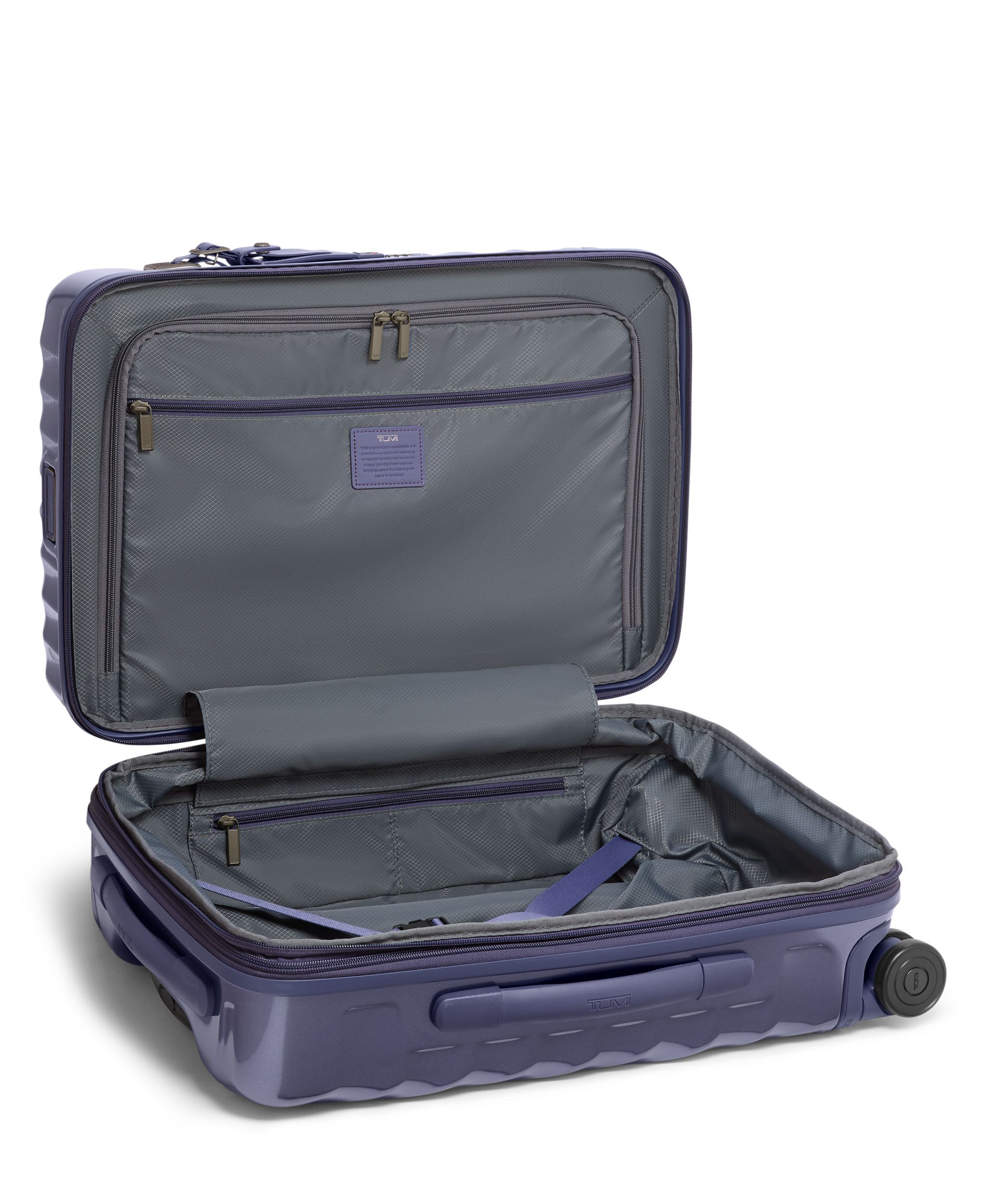 19 Degree International Expandable 4 Wheeled Carry On in Lilac