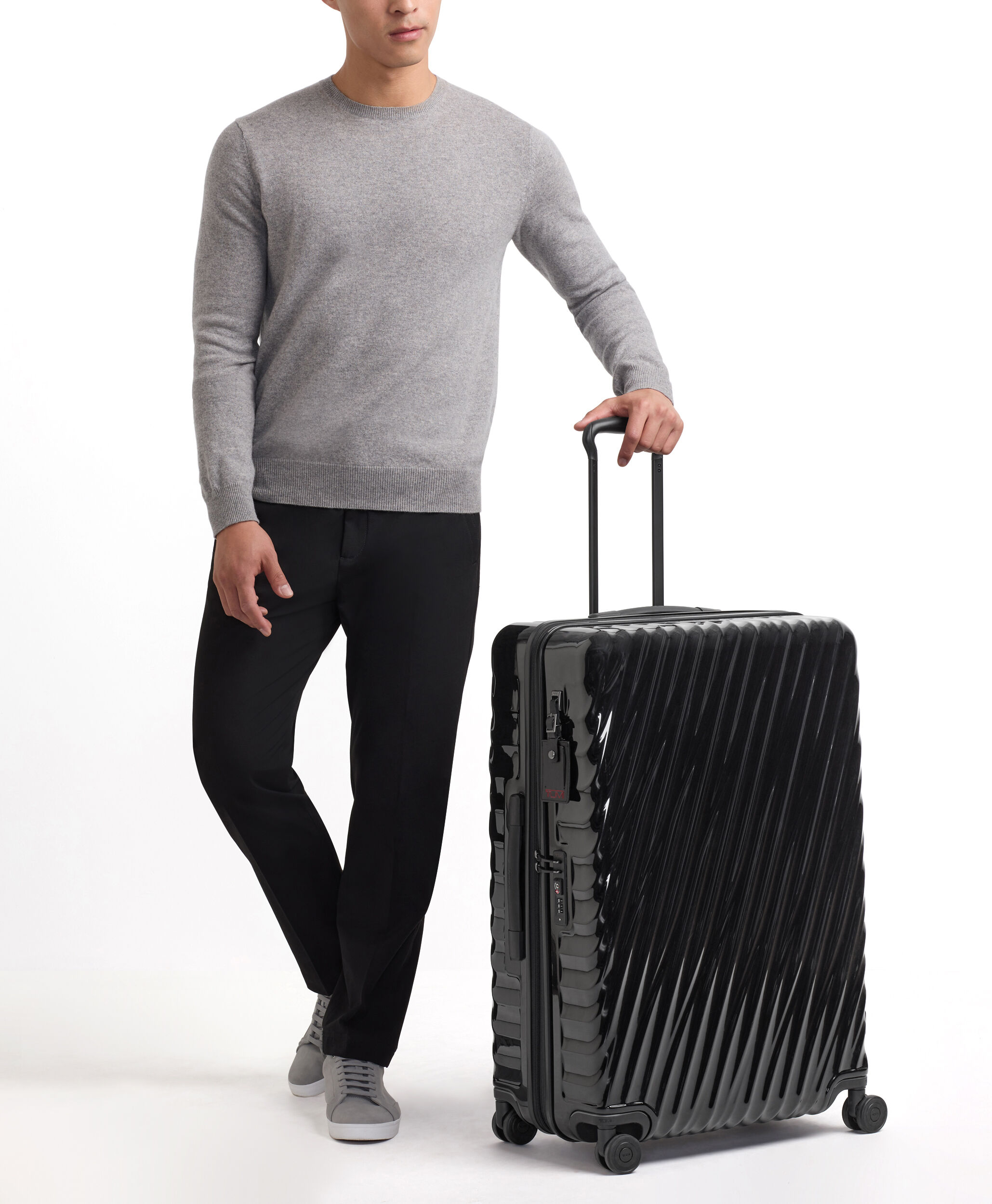 19 Degree Extended Trip Expandable 4 Wheeled Packing Case in