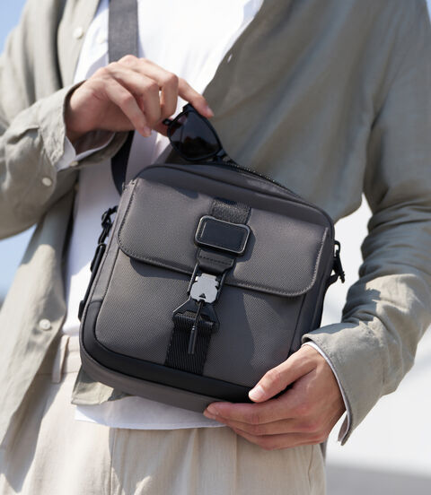 ALPHA BRAVO Junior斜揹袋  lifestyle | TUMI