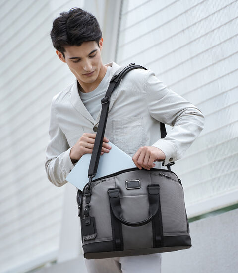 ALPHA BRAVO Academy Brief lifestyle | TUMI