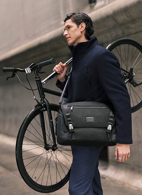 FW25Seasonal_TALENT_AlphaBravoRdstdMssngr_Blk